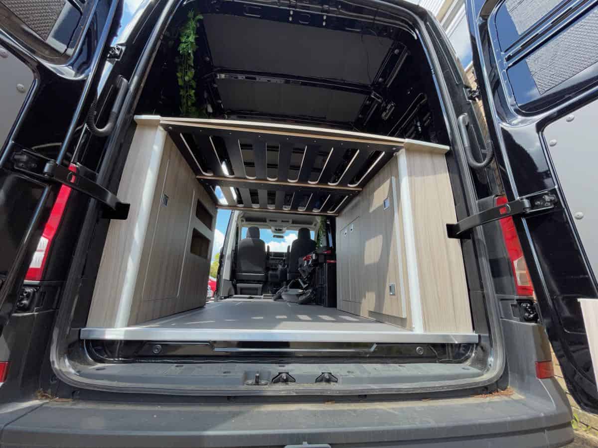REAR BED UNIT ( B ) Crafter MAN TGE 4x4 2017 MWB ONWARDS - Image 7
